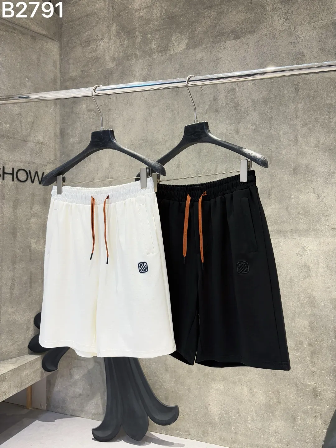 New Arrival ， ， logo。 ， ， ， ， Breathable， ， ：White Black Sizes：M-4XL